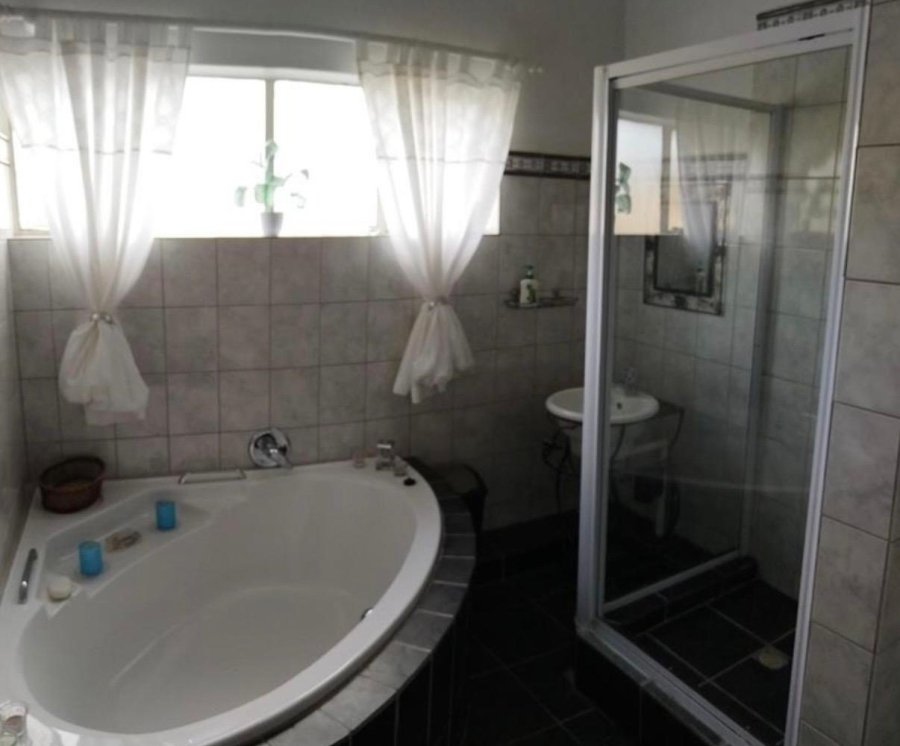 4 Bedroom Property for Sale in Bothasrus Eastern Cape